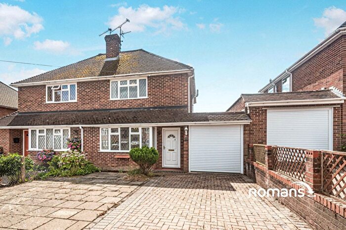 3 Bedroom Semi Detached House For Sale In Redhatch Drive, Earley, Reading, RG6