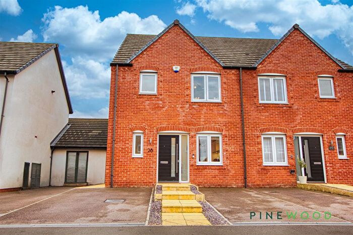 3 Bedroom Semi Detached House For Sale In Wheatsheaf Way, Clowne, Chesterfield, Derbyshire, S43