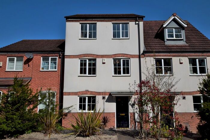 4 Bedroom Semi-Detached House To Rent In Leonard Street, Bulwell, Nottingham, NG6