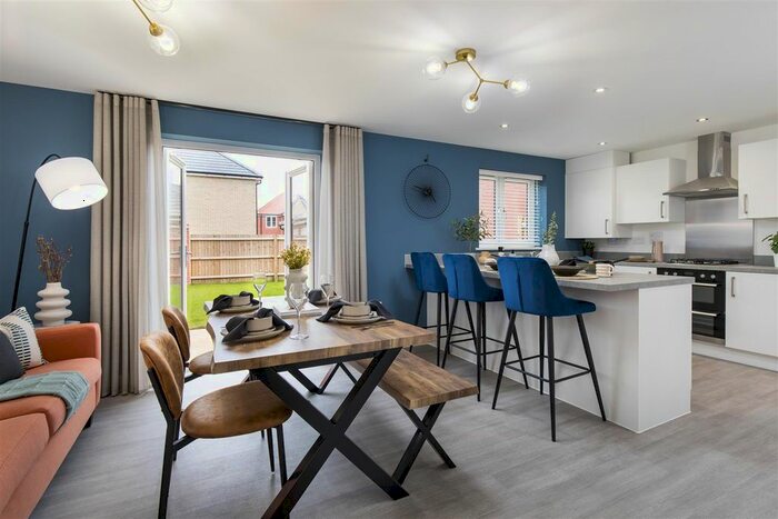 4 Bedroom Detached House For Sale In Orchard Drive, St Albans, AL2