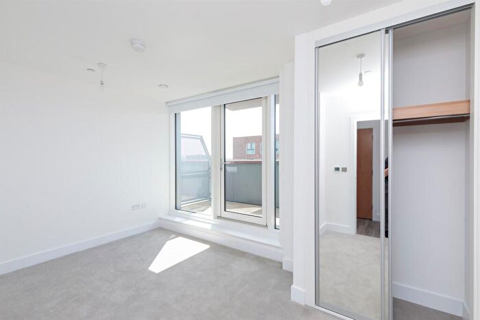 1 Bedroom Flat To Rent In Thames Road, London, E16