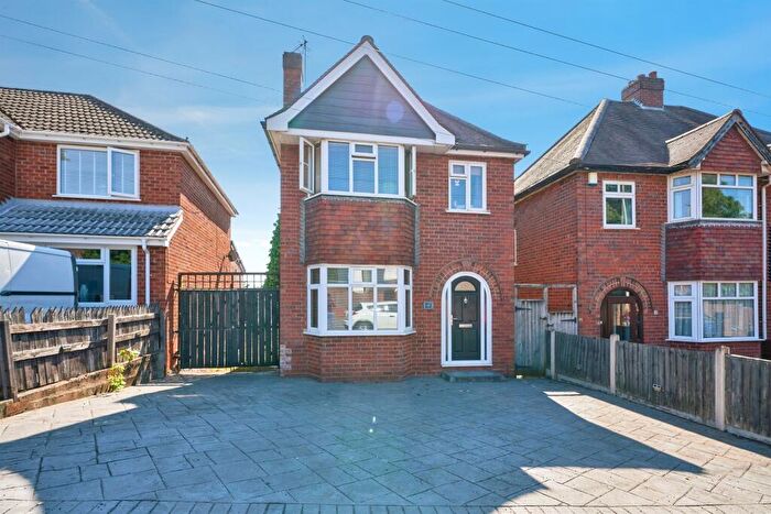 3 Bedroom Detached House For Sale In Bourne Street, Woodsetton, Dudley, DY3