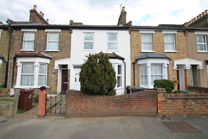3 Bedroom Terraced House For Sale In Eustace Road, Romford, RM6