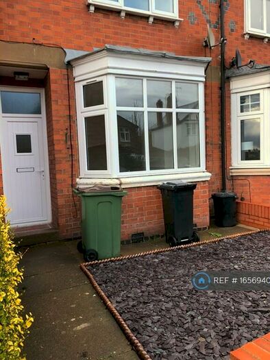 3 Bedroom End Of Terrace House To Rent In Stoughton Road, Leicester, LE2