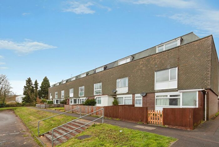 2 Bedroom Maisonette For Sale In Raven Square, Alton, Hampshire, GU34