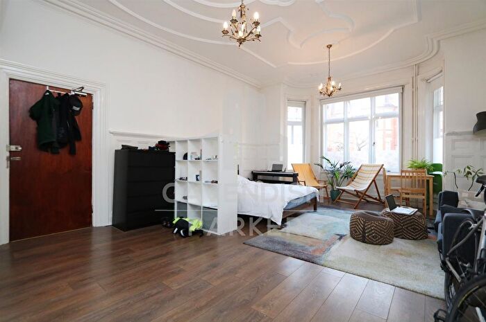 Studio To Rent In Parsifal Road, West Hampstead, London, NW6