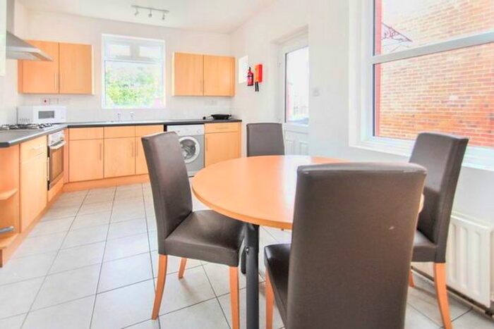 3 Bedroom Detached House To Rent In Capstone Road, Charminster, BH8