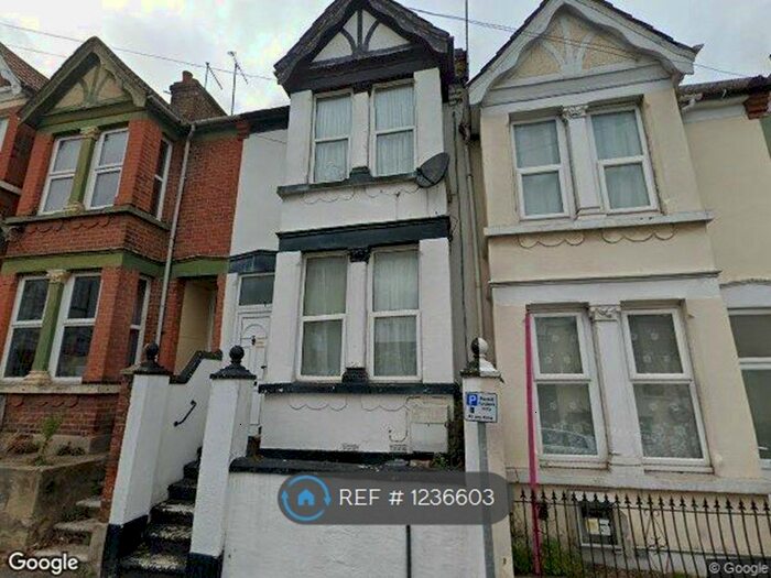 3 Bedroom Terraced House To Rent In Milner Road, Gillingham, ME7