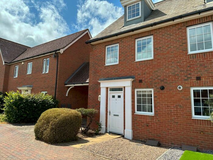 3 Bedroom Semi-Detached House To Rent In Hazen Road, West Malling, Kings Hill, ME19