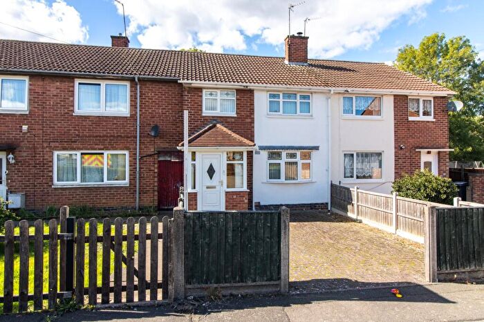 3 Bedroom Terraced House For Sale In Elstree Avenue, Leicester, LE5