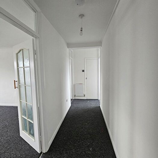 2 Bedroom Flat To Rent In Staines Road, Ilford, IG1