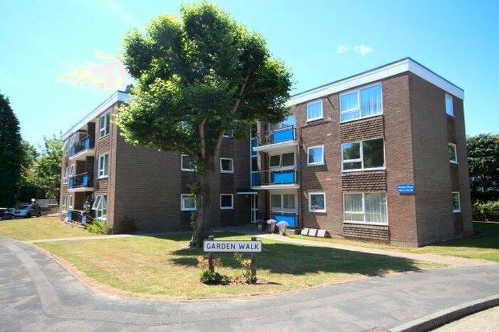 2 Bedroom Flat To Rent In Garden Place, Horsham, RH12