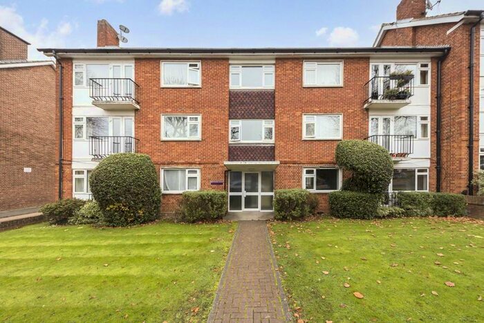 2 Bedroom Flat To Rent In Brunswick Road, London, W5