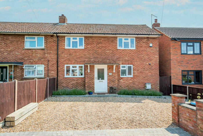 3 Bedroom Semi-Detached House For Sale In Parsons Close, Flamstead, St. Albans, Hertfordshire, AL3