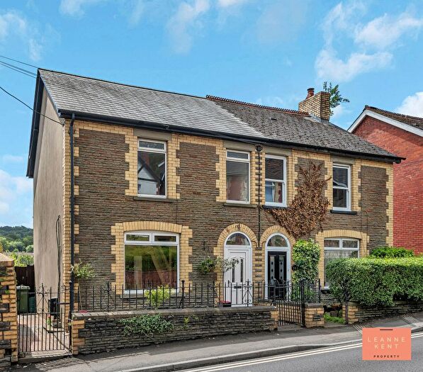 3 Bedroom Semi-Detached House For Sale In Commercial Road, Machen, CF83