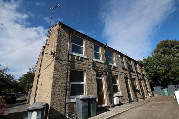 2 Bedroom Terraced House To Rent In Whitechapel Road, Cleckheaton, BD19