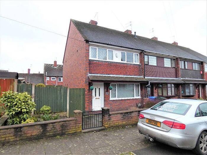 2 Bedroom Town House To Rent In Dalehall Gardens, Stoke-On-Trent, Staffordshire, ST6