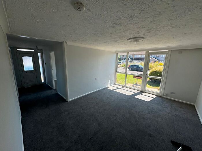 2 Bedroom Flat To Rent In Chidham Drive, Havant, PO9