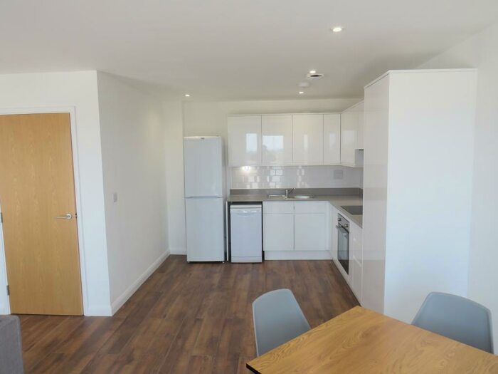 2 Bedroom Flat To Rent In Stoke Road, Slough, SL2