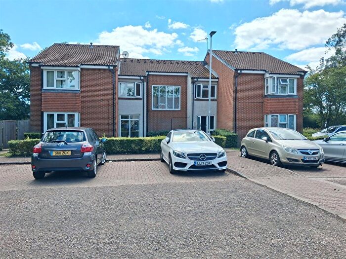 Studio For Sale In Heatherwood Drive, Hayes, UB4