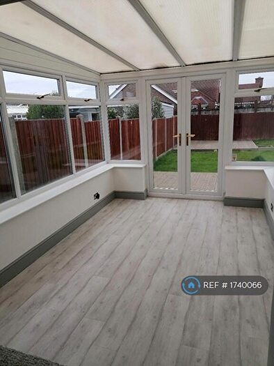 1 Bedroom Flat To Rent In Croft Road, Benfleet, SS7