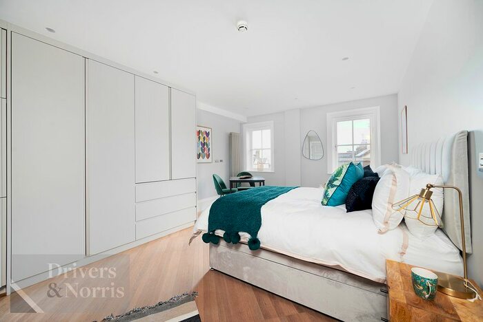 Studio To Rent In Montserrat Road, Putney, London, SW15