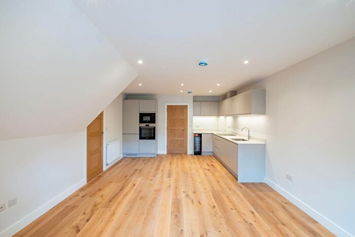 2 Bedroom Flat For Sale In Endlesham Court, Woodcote Valley Road, Purley, CR8