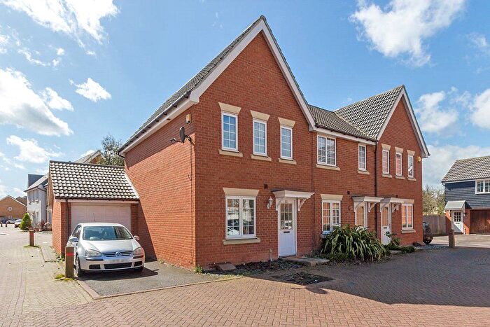 2 Bedroom Link Detached House To Rent In Bismuth Drive, Sittingbourne, Kent, ME10