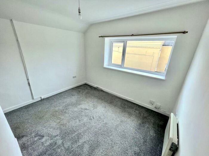 1 Bedroom Flat To Rent In Holton Road, Barry, CF63
