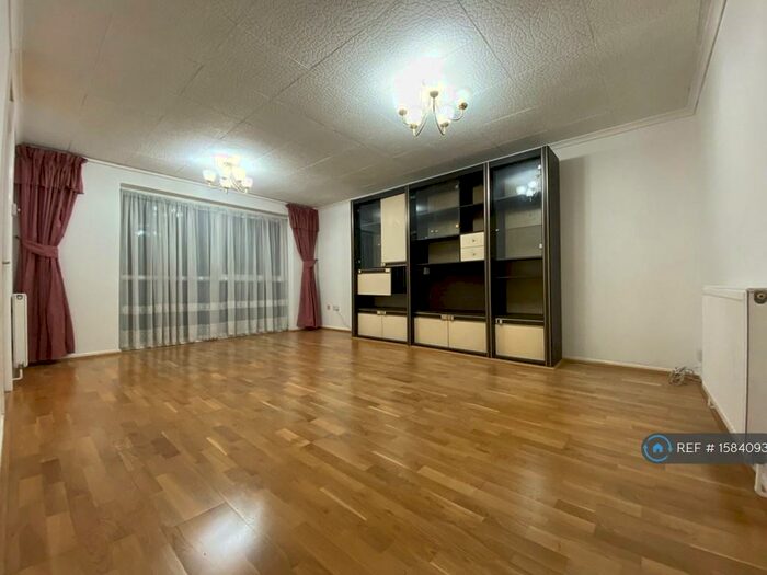 2 Bedroom Flat To Rent In Jasmine Gardens, Harrow, HA2