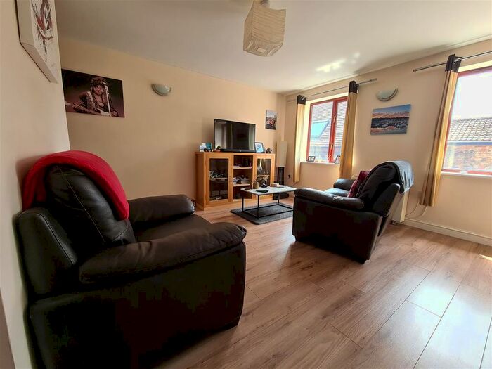 1 Bedroom Flat To Rent In Chapel Court, Sun Street, Sandy, SG19