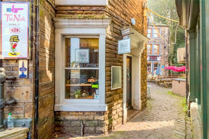 Property To Rent In Victoria Square, Holmfirth, HD9