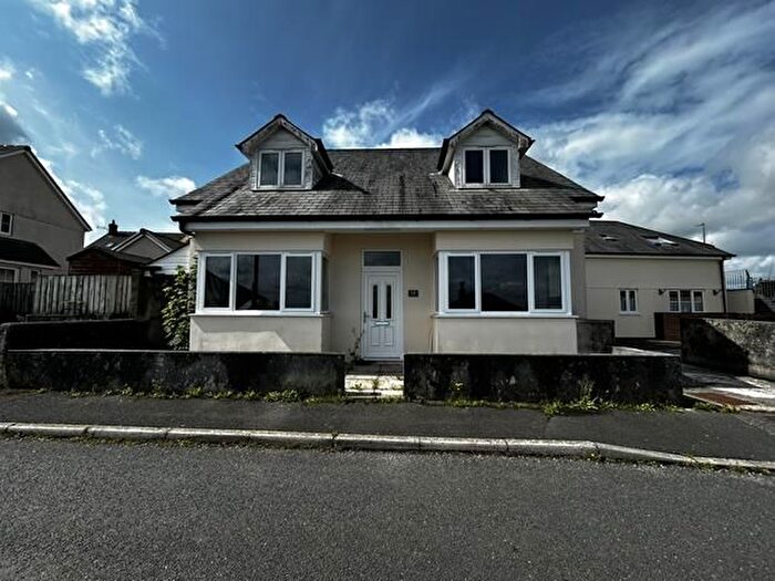 3 Bedroom Flat To Rent In Mount Wise, Launceston, PL15