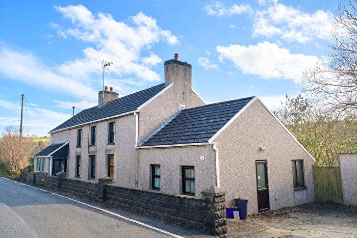 4 Bedroom Farm For Sale In Penrhiwllan, Llandysul, SA44