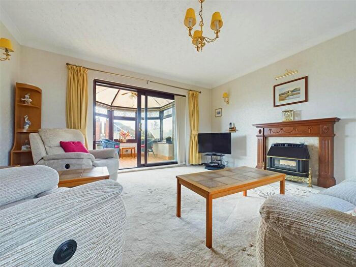 4 Bedroom Bungalow For Sale In Chestnut Avenue, Mapperley, Nottingham, NG3