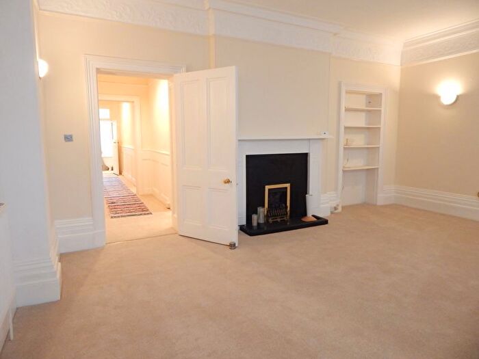 2 Bedroom Flat To Rent In George Street, Ryde, PO33