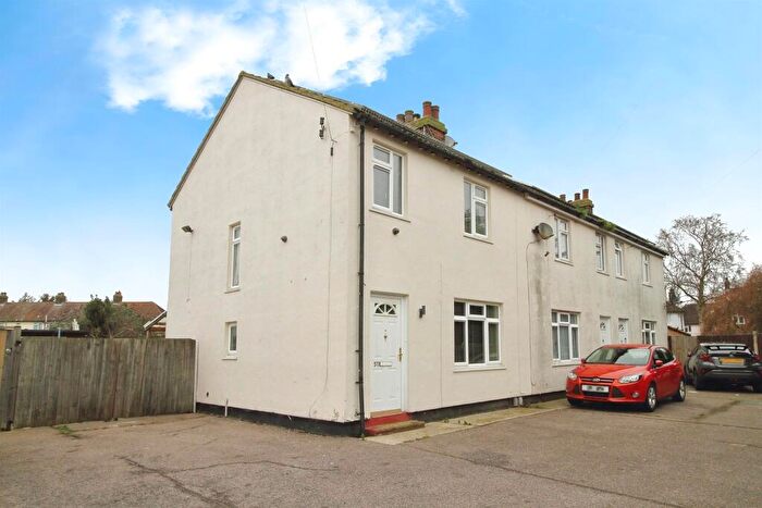 3 Bedroom End Of Terrace House For Sale In Fairhead Road North, Colchester, CO4