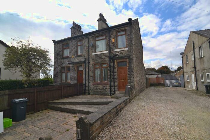 2 Bedroom Semi-Detached House To Rent In Manorley Lane, Beckhill, Bradford, BD6