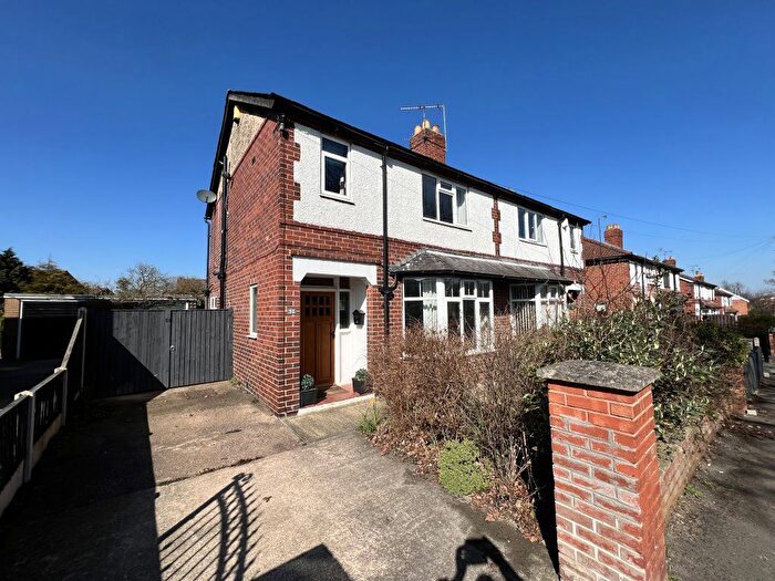3 Bedroom Semi-Detached House To Rent In Carleton Crest, Pontefract, WF8