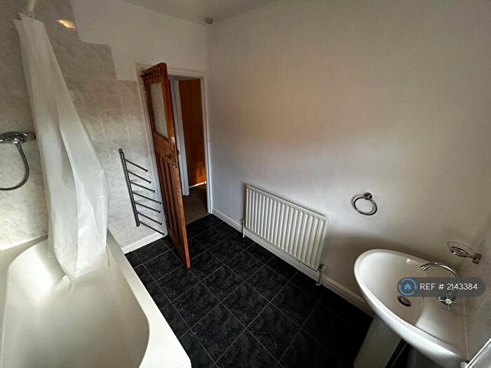 1 Bedroom Terraced House To Rent In Bankfield Road, Leeds, LS4