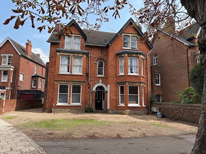 1 Bedroom Flat To Rent In Rothsay Road, Bedford, MK40