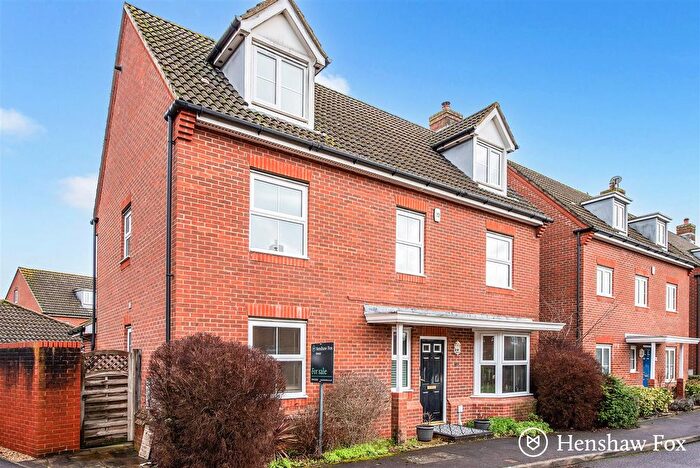 4 Bedroom Detached House For Sale In Harris Way, North Baddesley, Hampshire, SO52