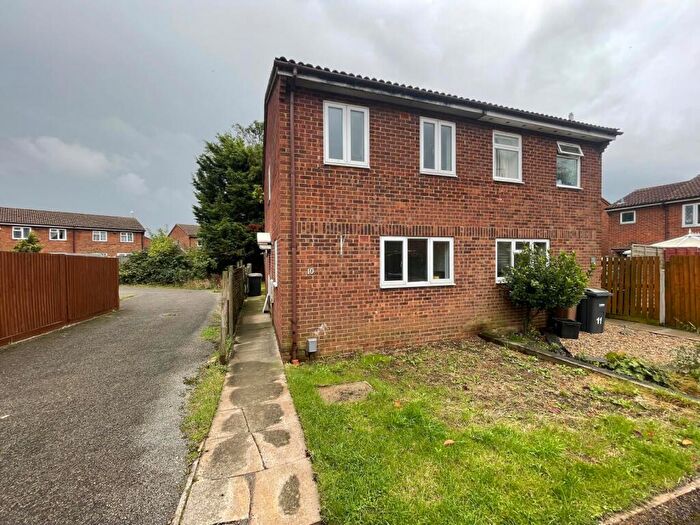 3 Bedroom Semi-Detached House To Rent In Branton Close, Luton, Bedfordshire, LU2
