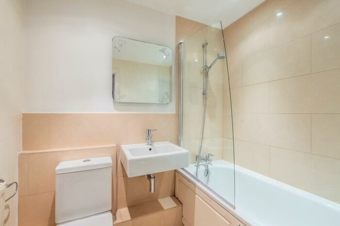 2 Bedroom Apartment To Rent In Folgate Street London, E1