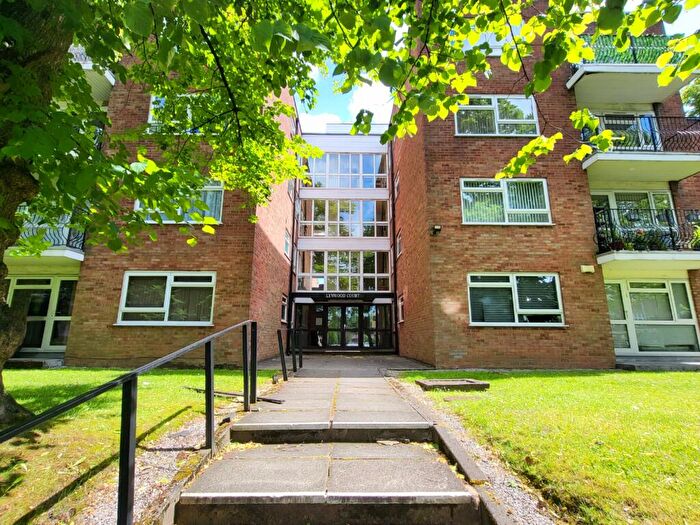 2 Bedroom Flat To Rent In Lynwood Court, Middleton Road, Manchester, M8