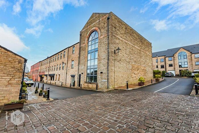 2 Bedroom Apartment For Sale In Kiers Court, Horwich, BL6
