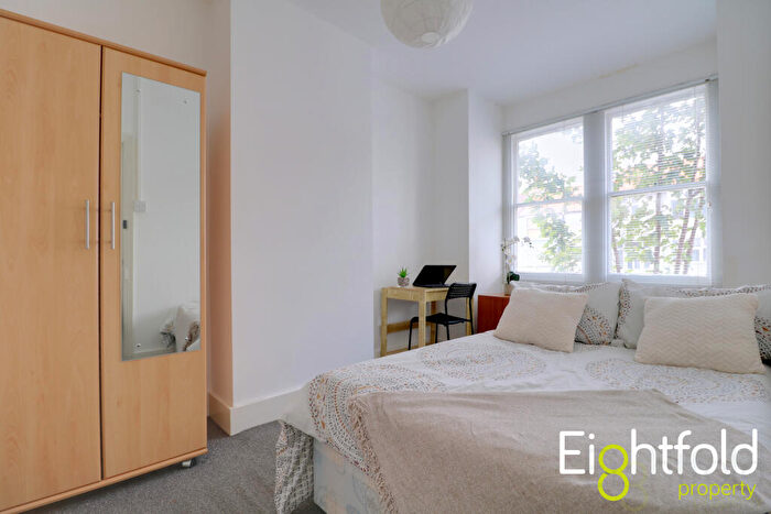 3 Bedroom Flat To Rent In Payne Terrace, Brighton, BN1