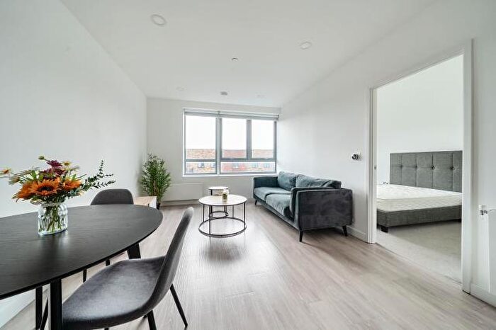 1 Bedroom Apartment To Rent In Market Street, Bracknell, RG12