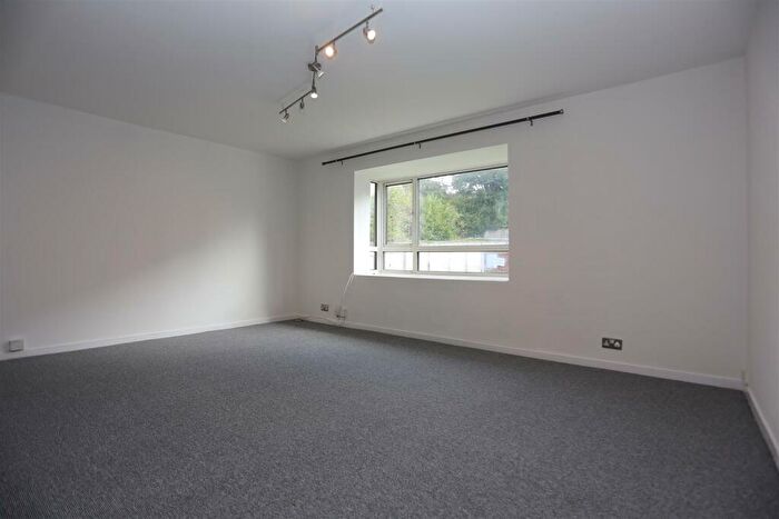 2 Bedroom Flat To Rent In Cliveden Court, London Road, Brighton, BN1