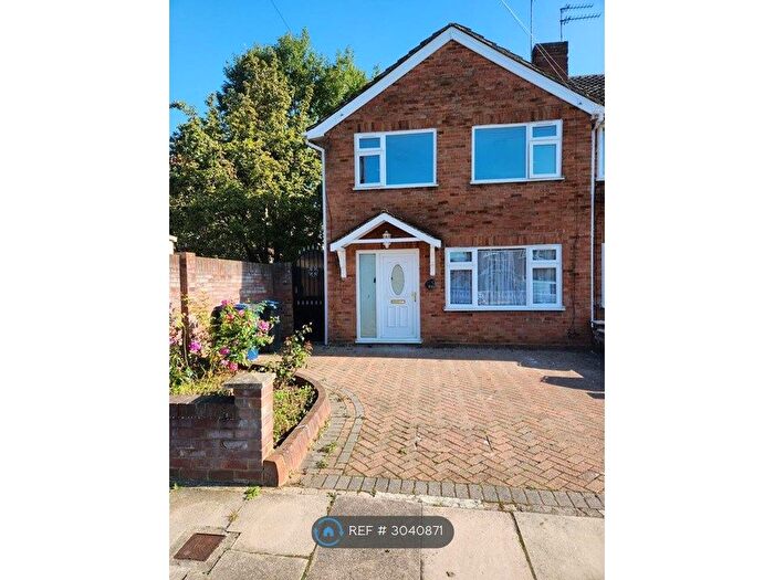 3 Bedroom End Terrace House To Rent In Kingston Close, Northolt, UB5